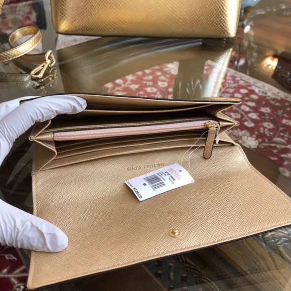 Authentic Michael kors Adele LG satchel&wallet set - Picture 3 of 8